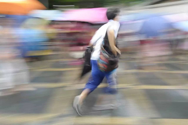 广州暴雨突袭，高考继续_辣椒视频APP下载并安装厂家